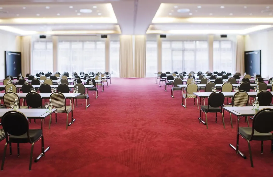 MÖVENPICK Hotel Stuttgart Airport-1