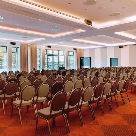MÖVENPICK Hotel Stuttgart Airport-2